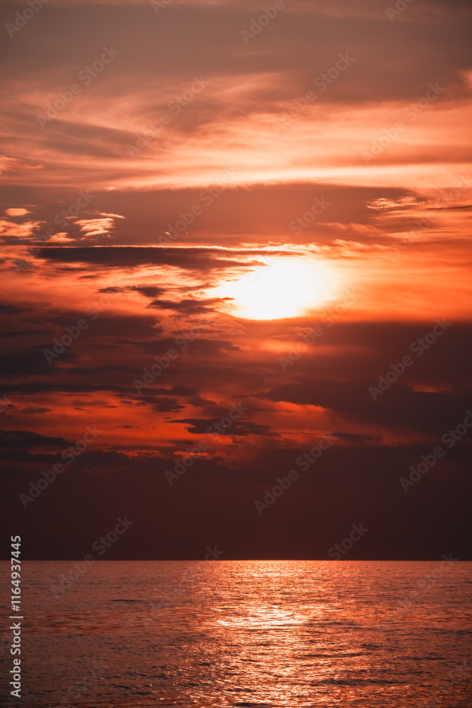 Obraz premium sunset over the ocean