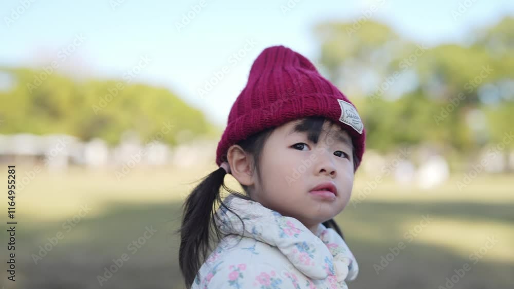 A Japanese parent and child, a 3-year-old girl, a 6-month-old baby boy, and a mother in her 30s, spend time in a lush park in Fukuoka City, Fukuoka Prefecture in the winter of December 2024. A Japanese parent and child, a 3-year-old girl, a 6-month-old baby boy, and a mother in her 30s, spend time in a lush park in Fukuoka City, Fukuoka Prefecture in the winter of December 2024.