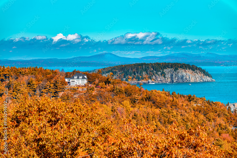 Obraz premium Acadia National Park in Vibrant Foliage Season, Stunning Autumn Landscapes in Maine