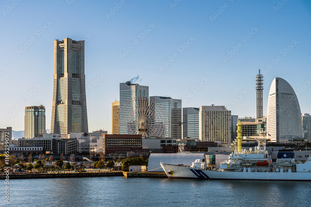 Fototapeta premium G【横浜】みなとみらいの赤レンガ倉庫とランドマークタワーenerated image
