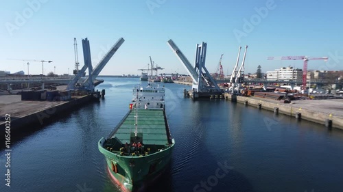 Porto de Leixões: Logística e Navegação no Norte de Portugal