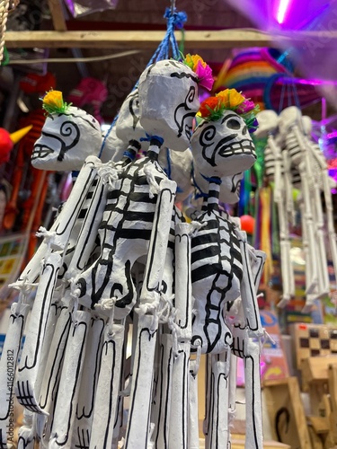 Calaveras de papel maché del Día de Muertos en México photo