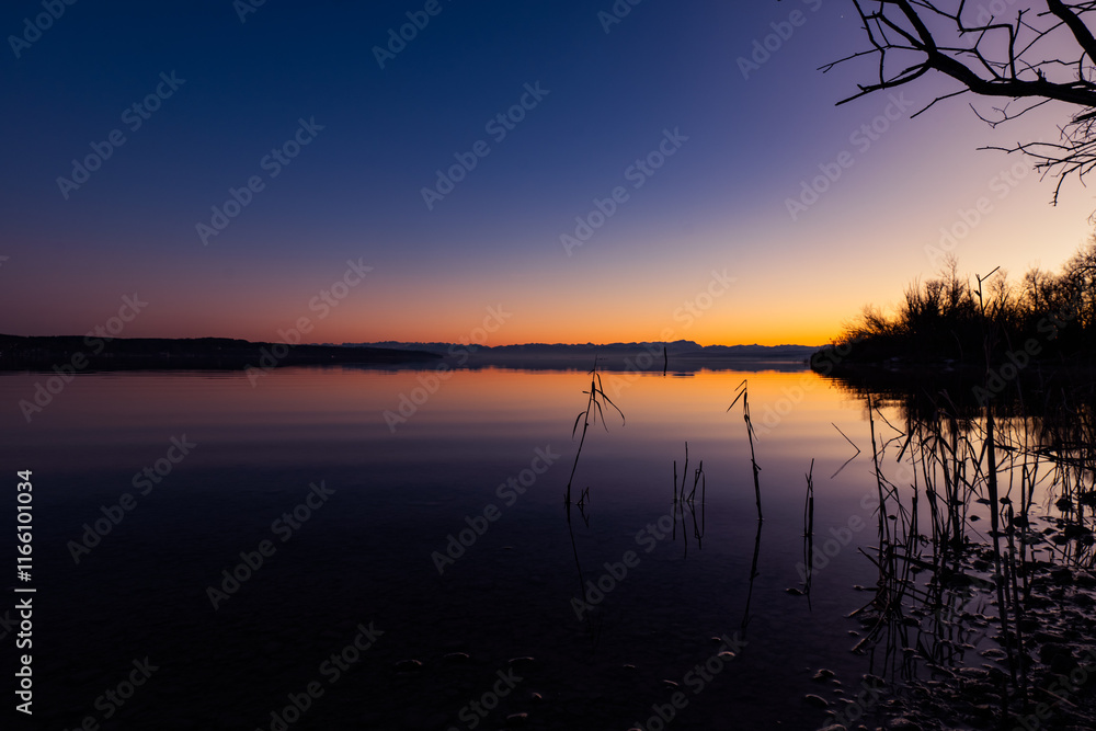 Abenddämmerung am Ammersee bei Stegen am Ammersee Abenddämmerung am Ammersee bei Stegen am Ammersee