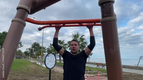 Wallpaper Mural sportsman Torontodigital.ca