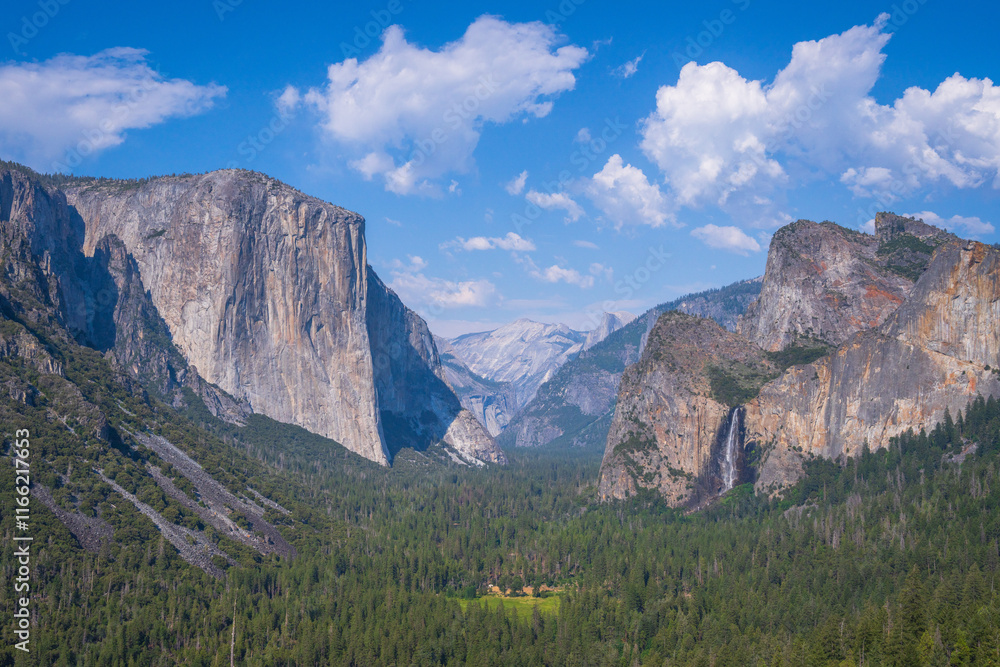 hiking the pohono trail at artist point in yosemite, california, usa