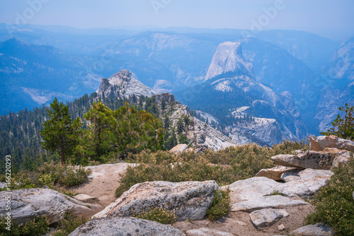 Obraz na płótnie hiking to clouds rest in yosemite, california, usa w salonie