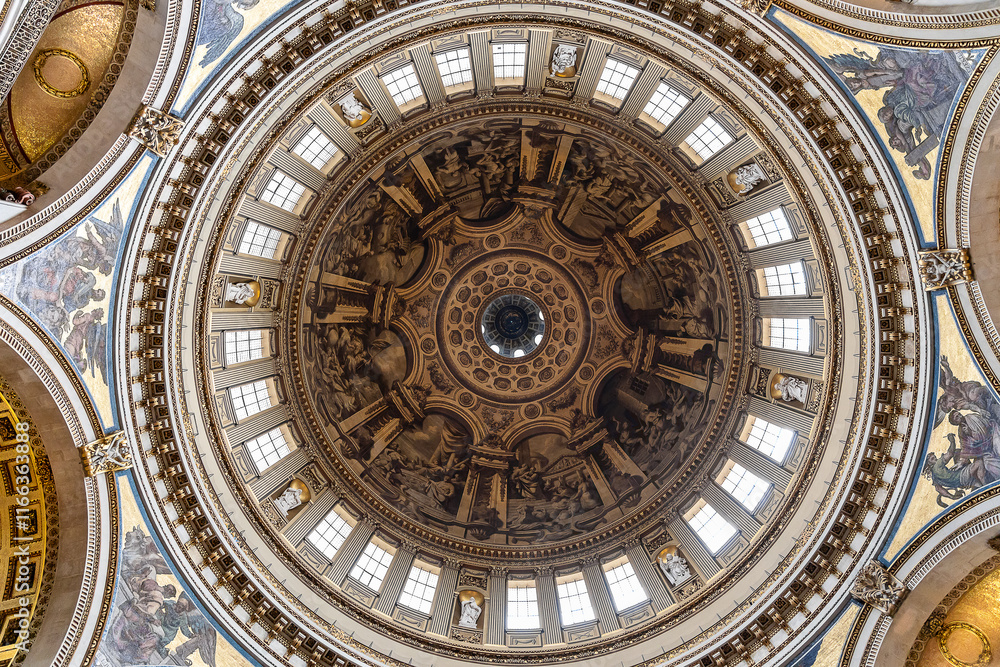 Obraz premium St. Paul's Cathedral Dome Ceiling London UK