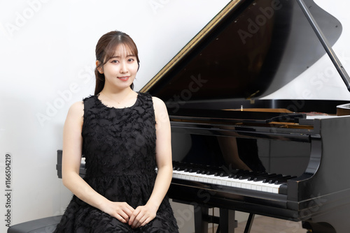 美しい日本人女性ピアニスト