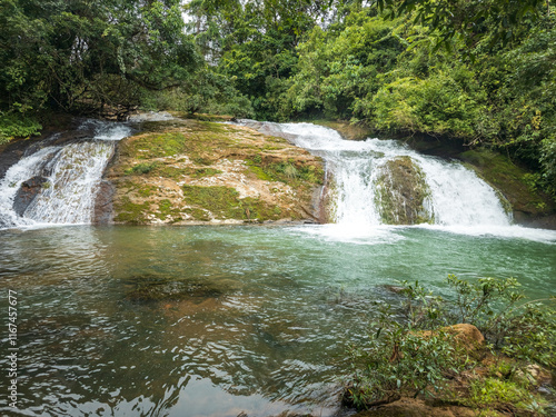 Fototapeta Naklejka Na Ścianę i Meble -  Cascadas en montañas de Chiriqui