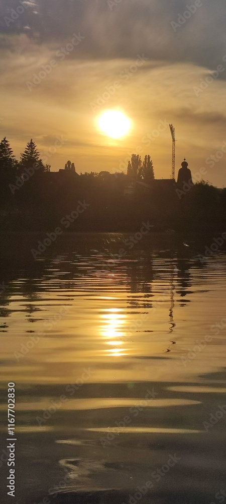 Fototapeta premium Reflection sunset on lake 