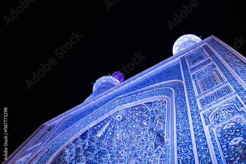 Cuadro en lienzo The Jāmeh aka jame Mosque of Yazd beautiful persian architecture with mosaic til