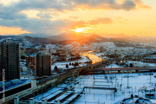 盛岡市・初日の出（マリオス20F展望室）