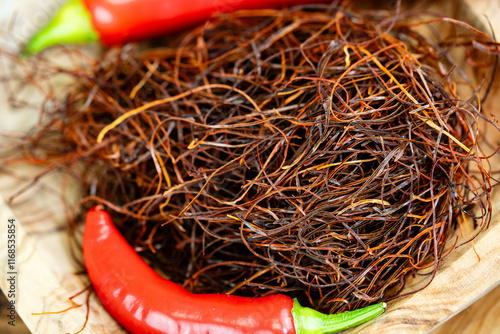 Chili- und Paprikaschoten als Zutaten für ein Chili con Carne photo