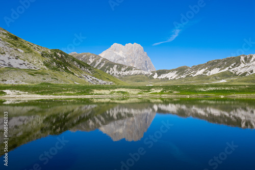 lake reflection of campo imperatore gran sasso