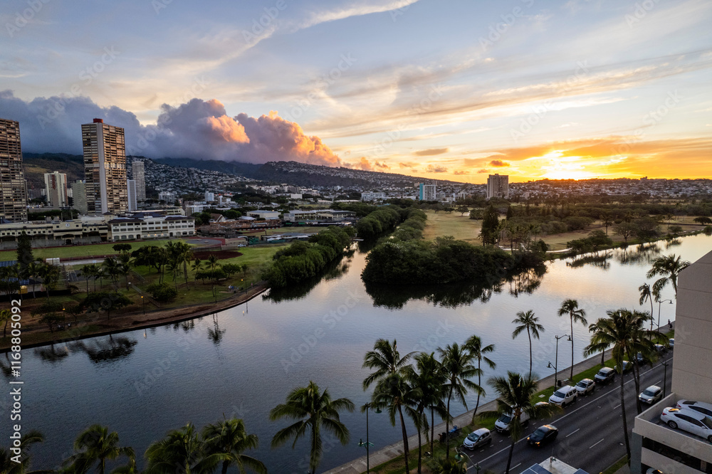 Fototapeta premium A sunrise in Oahu Hawaii 