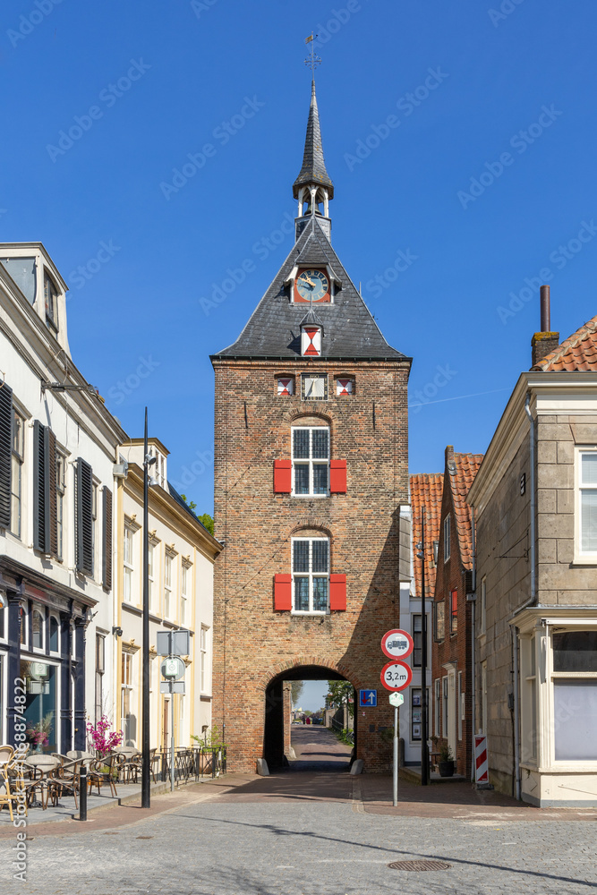 Obraz premium The Lekpoort is the only remaining city gate of Vianen. This gate formed the access road to the walled city center until the 19th century.