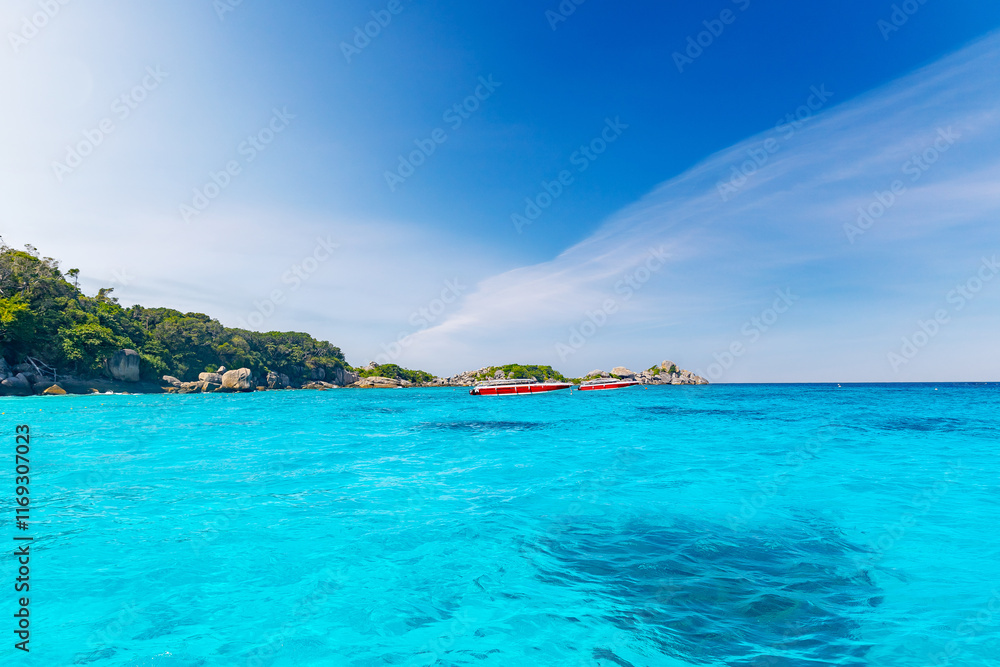 Fototapeta premium Beautiful landscape of nature Thailand, turquoise lagoon beach Similand Island, Phang nga