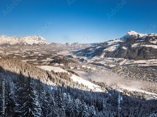Obraz na płótnie Kitzbuhel, ski resort in Austrian Alps w salonie