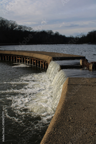 waterfall at tuckahoe