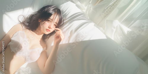 朝、寝起きにくつろぐ女性。写真風素材。