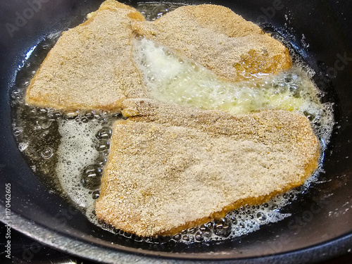 Wiener Schnitzel mit Pommes frites photo