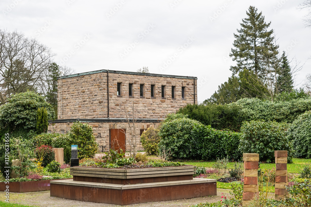 Fototapeta premium schlichte Friedhofskapelle in Essen
