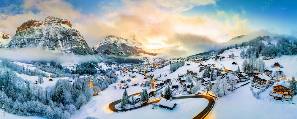 Obraz premium Aerial shots of Grindelwald in winter, Switzerland.