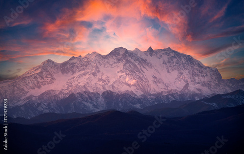 Montagna con cime innevate - Varese photo