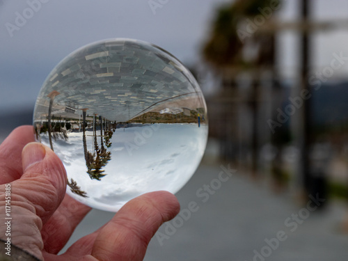 Una bola de cristal con el fondo defuminado