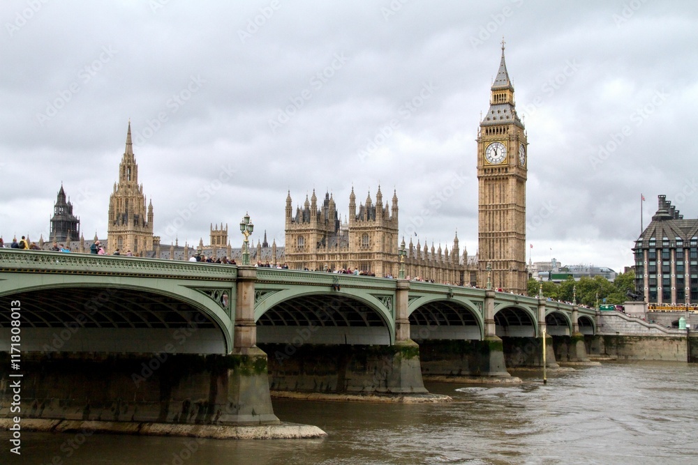 Fototapeta premium Big Ben and Westminster Bridge in London
