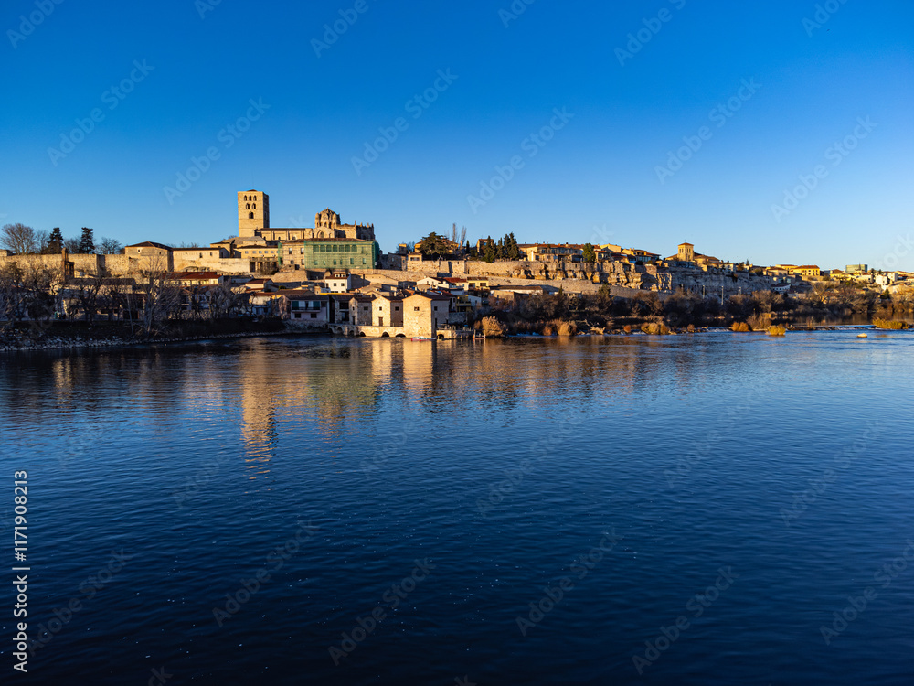 Obraz premium Aerial photo of the city of Zamora. View of the cathedral, stone bridge, Olivares water mills and Duero River. Zamora. Castilla y León. Spain