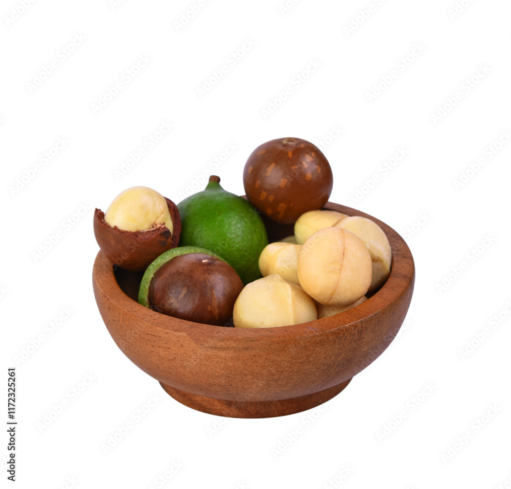 Obraz premium macadamia nuts in wooden bowl isolated on transparen png.