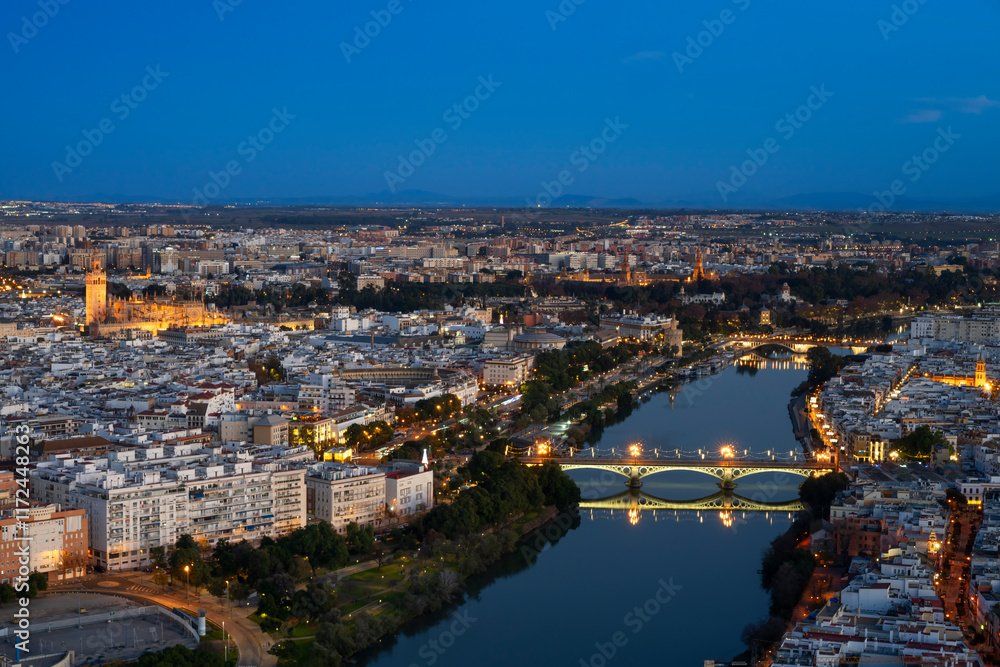 Fototapeta premium view of Sevilla by night,