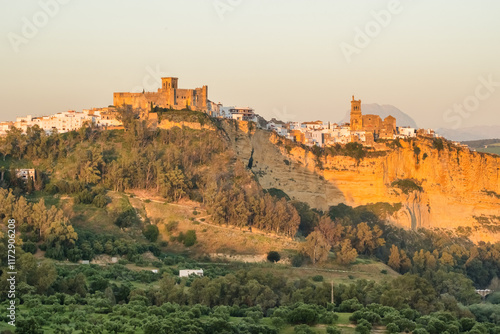 Obraz na płótnie Arcos de la Frontera town at sunset in Andalucia, Spain w salonie