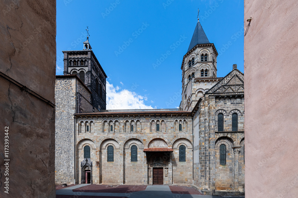 Basilica of Notre-Dame du Port, Clermont-Ferrand, Auvergne-Rhone-Alpes, France Basilica of Notre-Dame du Port, Clermont-Ferrand, Auvergne-Rhone-Alpes, France