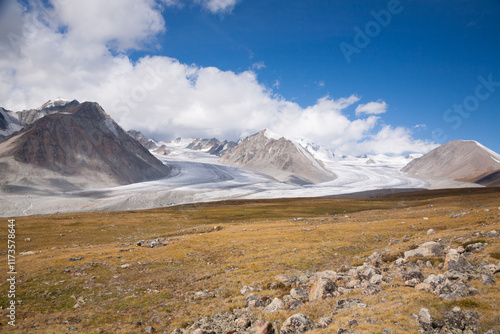Obraz na płótnie Altai tavan bogd national park landscape, Potanin Glacier, Mongolia w salonie