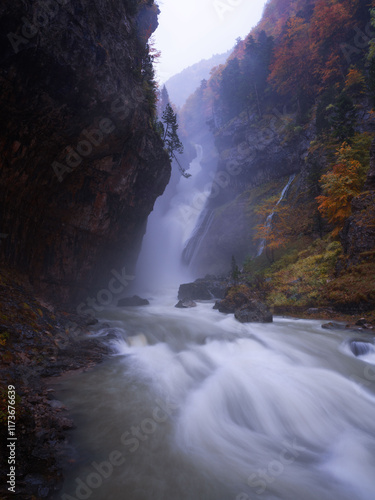Cascada del estrecho 