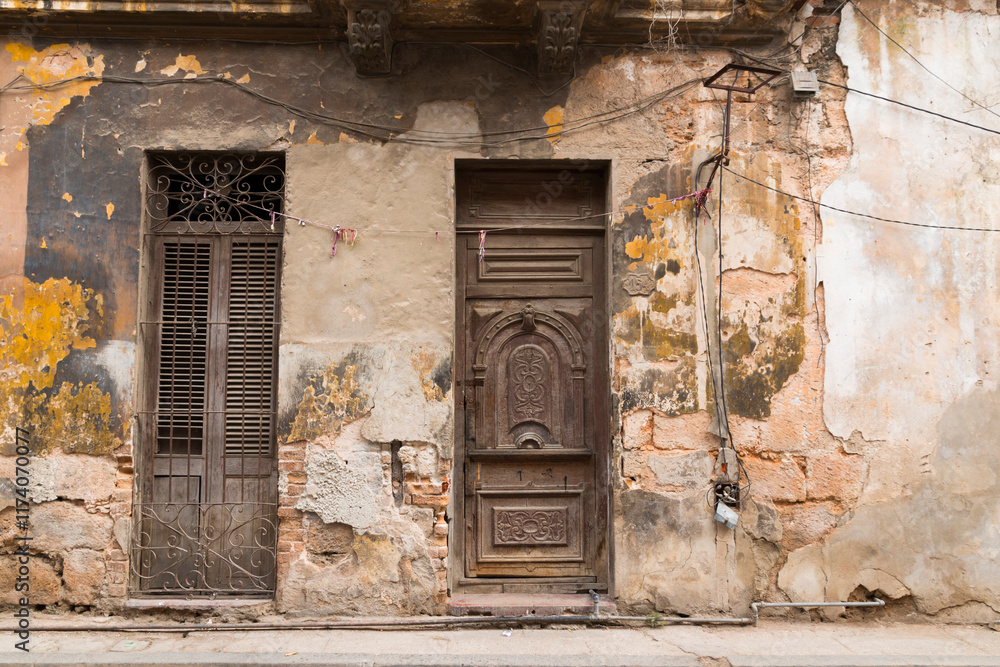 Cuba, Havana, old carved doors. 2016-03-25