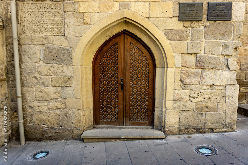 Fototapeta premium The Muhammad Mosque or Siniggala Mosque is the oldest surviving mosque in Baku built in 1078. Text translation reads: Muhammad's mosque and Minaret.