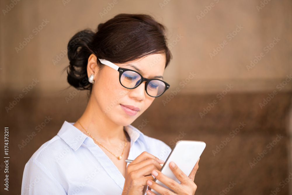 Portrait Adult Malaysian Woman Business Concept Working Texting Smartphone Portrait Adult Malaysian Woman Business Concept Working Texting Smartphone
