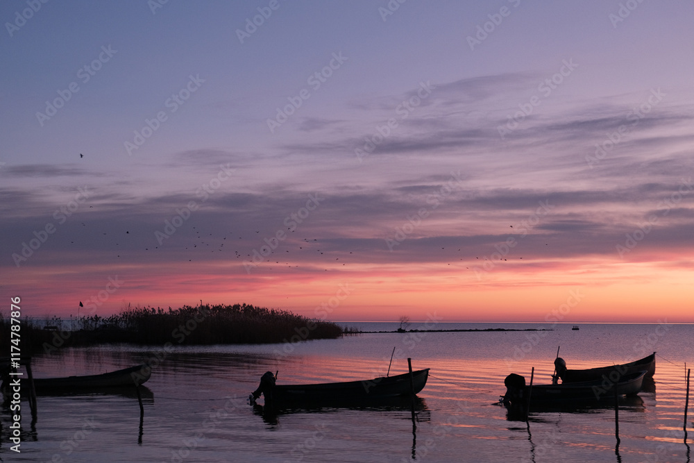 Φωτογραφία Winter morning on the Razim saltwater lake in the traditional fishing village of