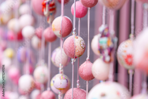 吊るされた装飾玉
Hanging Decorative Balls photo