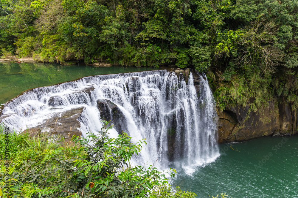 Fototapeta premium Scenic view of Taiwan Shifen waterfall landscape
