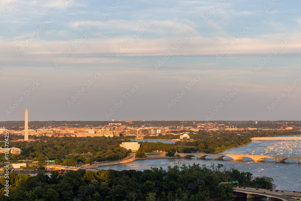 Obraz premium Washington D.C. panorama during golden hour.