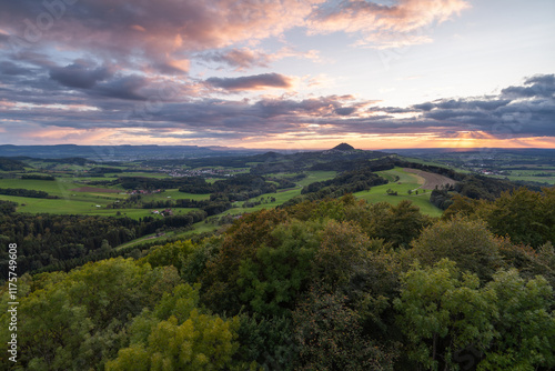 Blick auf den Hohenstaufen, am Horizont der Albtrauf. Sonnenuntergang im Sommer. photo