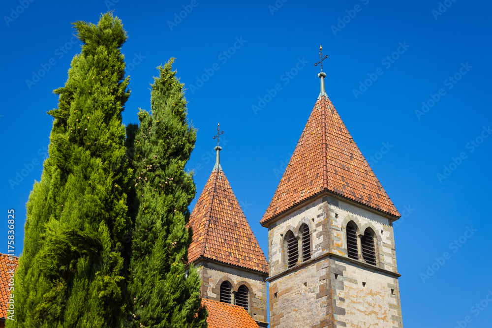 Romanische Basilika Sankt Peter und Paul auf der Insel Reichenau Romanische Basilika Sankt Peter und Paul auf der Insel Reichenau