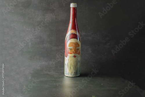 Botella de vino pintada con papá noel