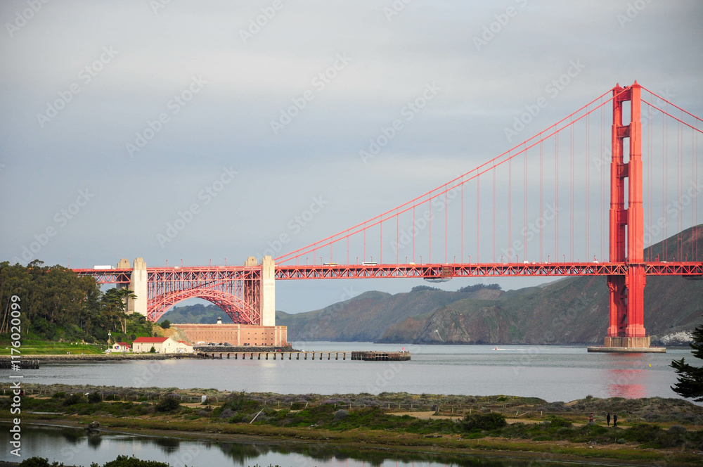 Fototapeta premium San Francisco, CA, USA. April 24, 2012: Golden Gate Bridge spanning the bay in San Francisco, California.
