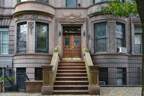 Canvastavla Elegant old New York brownstone townhouses