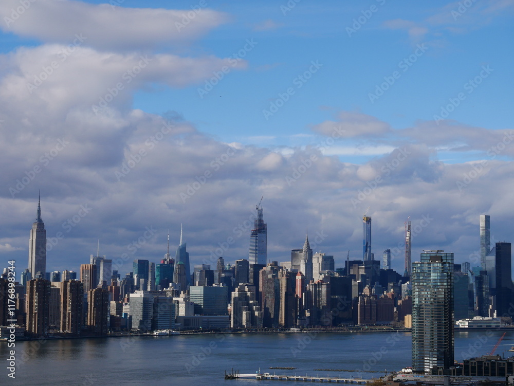 Fototapeta premium Manhattan skyline, New York City, NYC, horizon, gratte-ciel, architecture, ville, urbain, métropole, États-Unis, Amérique, Big Apple, Empire State Building, One World Trade Center, Freedom Tower, Chry